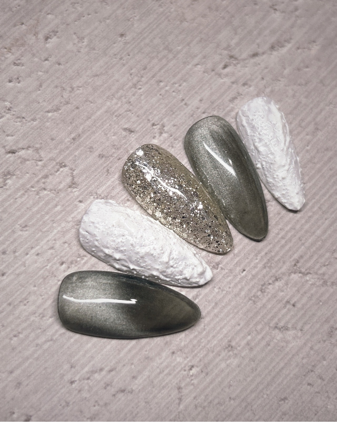 𓊆𝒽𝑎𝑛𝑑𓊇 ‎ 𝑀𝑜𝑛𝑡ℎ𝑙𝑦 𝑑𝑒𝑠𝑖𝑔𝑛 𝐶𝑜𝑣𝑟𝑠𝑒の画像